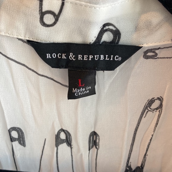 Rock and Republic Safety Pin Crinkle Large Blouse - Picture 5 of 5